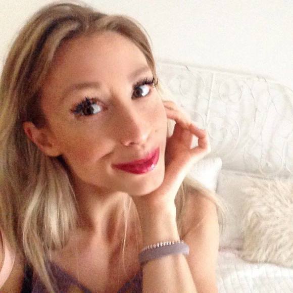 Meet your Posher, Sky - Picture 1 of 1